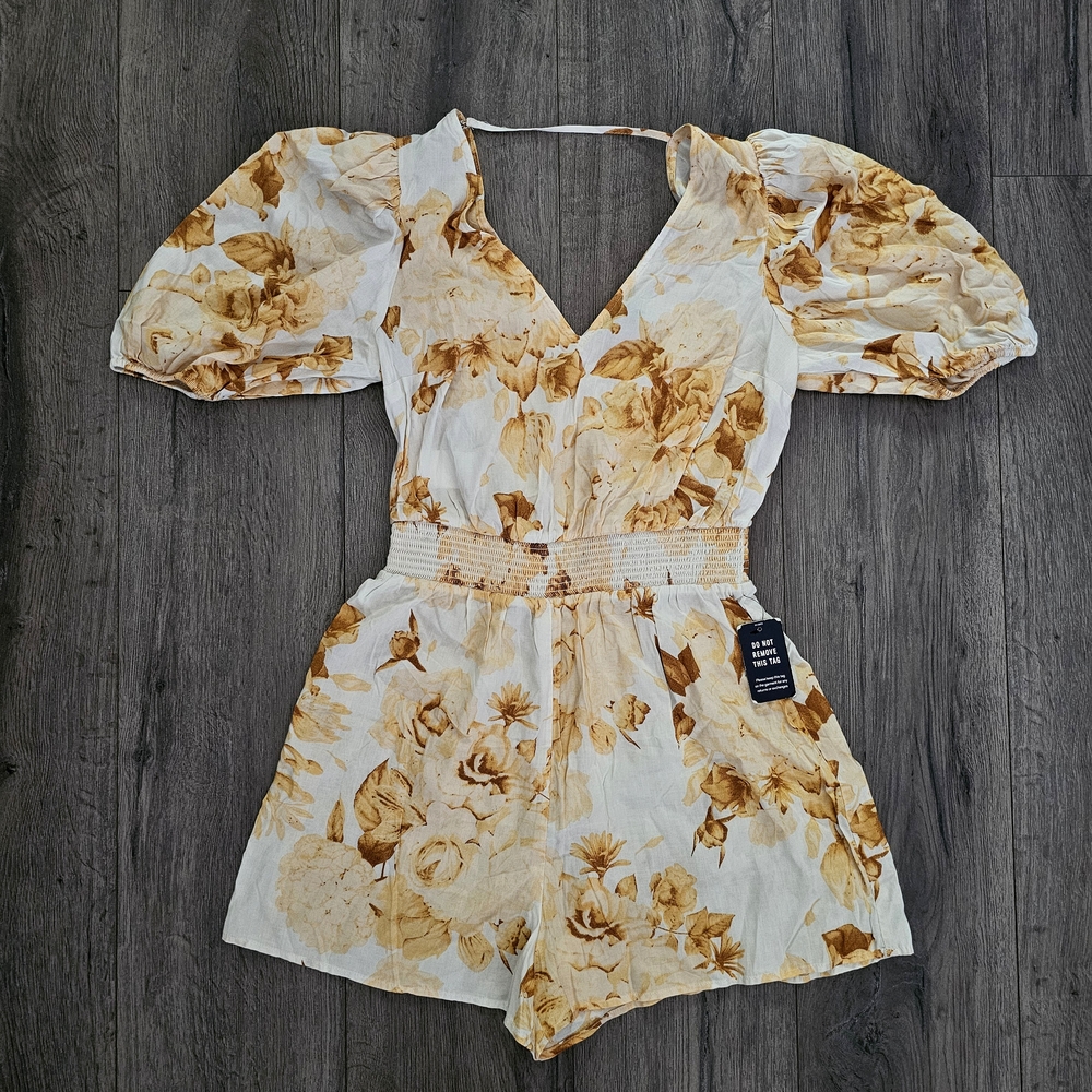 New Express Floral Puff Sleeve Romper